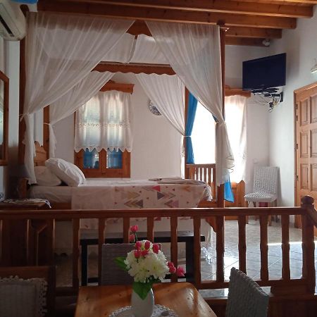 Glaros Studios Agriolivadi Patmos Skála Esterno foto